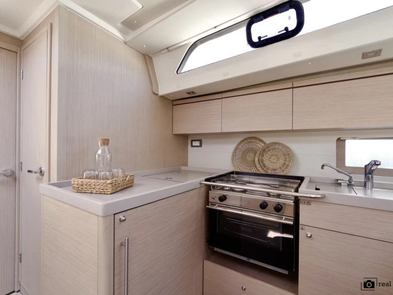 Alquiler de Velero, con o sin patrón Bénéteau Cannigione