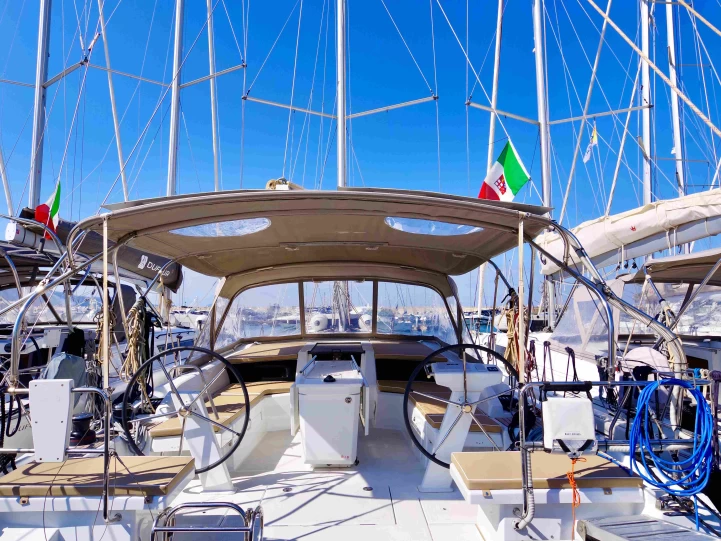 Velero para alquilar Castellammare di Stabia al mejor precio