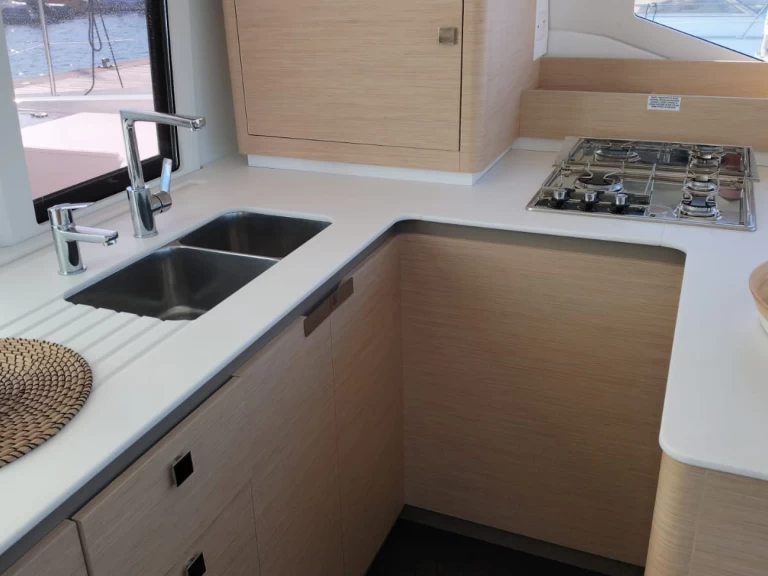 Alquiler Catamarán Fountaine Pajot con o sin  título de navegación