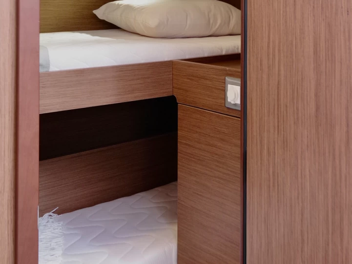 Alquiler de embarcaciones Bénéteau Oceanis 46.1 enFurnari en Samboat