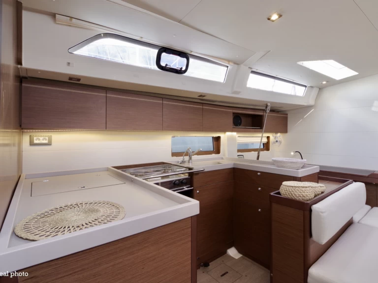 Bénéteau Oceanis 51.1 de alquiler a Puntone