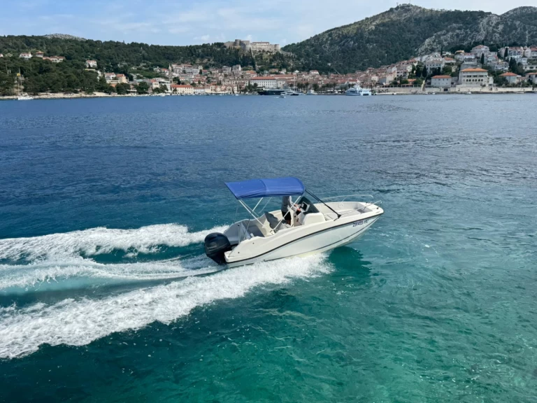 Alquiler Lancha en Hvar - Quicksilver Activ 555 Open