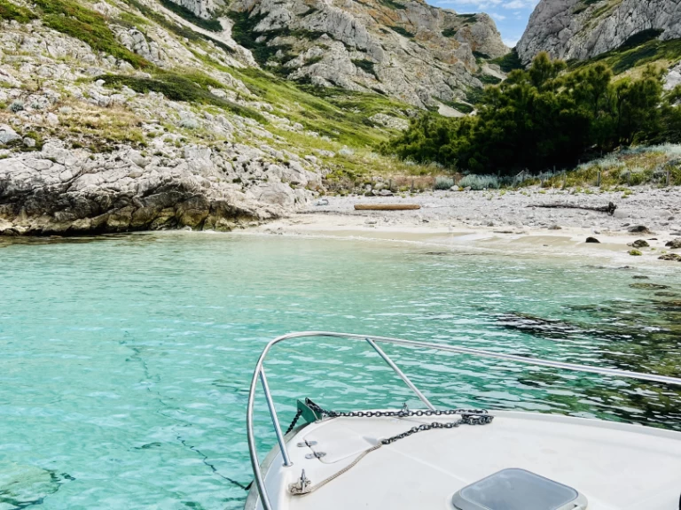Alquiler Lancha B2 Marine con o sin  título de navegación