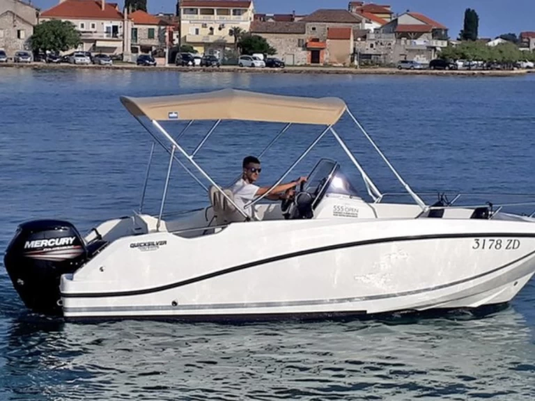 Quicksilver Activ 555 Open de alquiler a Palavas-les-Flots