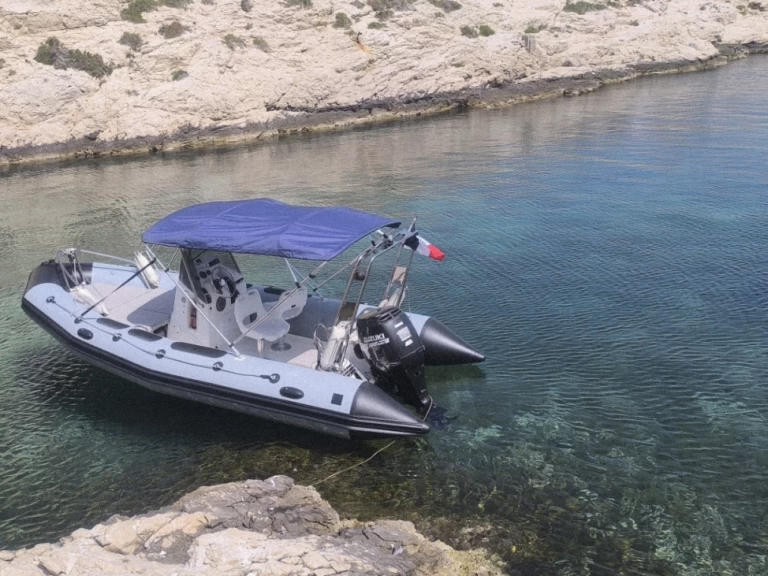 Alquiler Neumática Zodiac con o sin  título de navegación