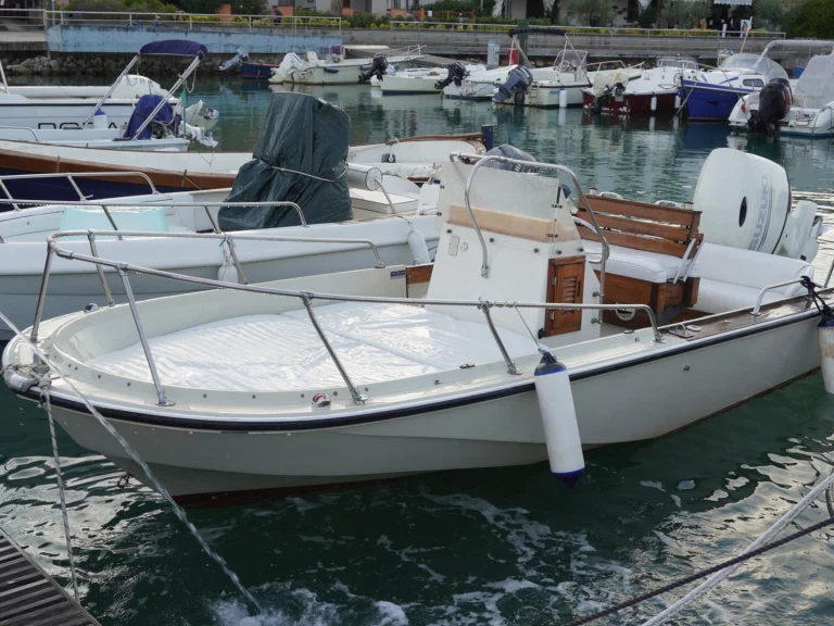 Alquiler La Spezia - Boston Whaler Boston Whaler 18 Outrage en SamBoat
