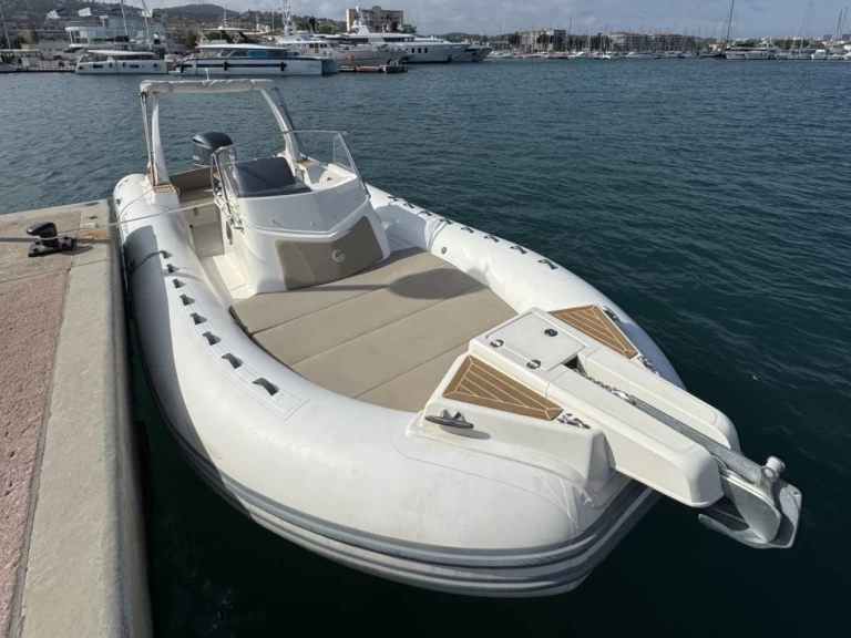 Alquiler Neumática en Golfe-Juan - Capelli Tempest 850 Open