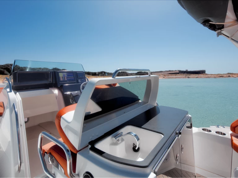 Zodiac Medline 9 de alquiler a Marina Ibiza