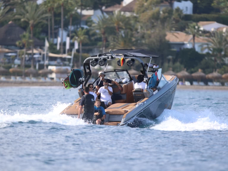Alquiler de embarcaciones Air 45 enPuerto Banús en Samboat