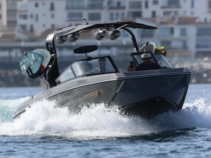 Air 45 de alquiler a Puerto Banús