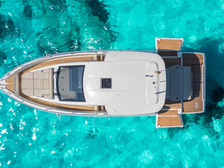 Alquiler Lancha Jeanneau con o sin  título de navegación