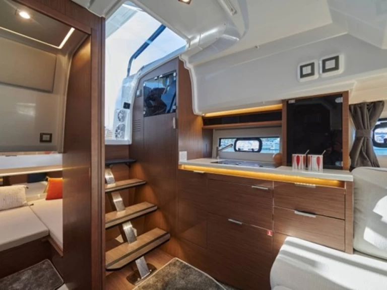 Alquiler de Lancha, con o sin patrón Jeanneau Port des Marines de Cogolin