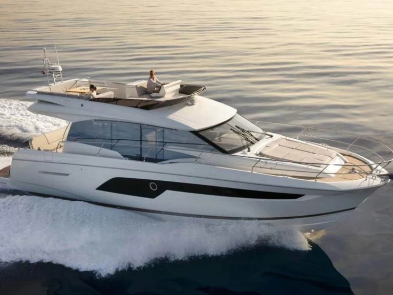 Jeanneau Prestige 590 de alquiler a Budva