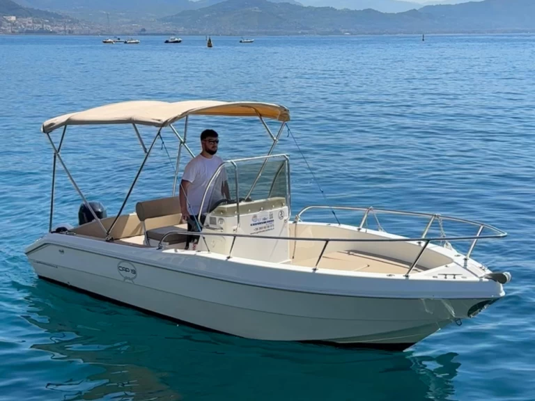 Alquiler de barcos Maiori barato de Cap 520