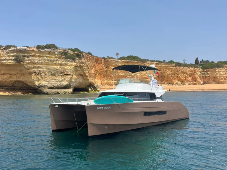 Alquiler Yate de lujo Fountaine Pajot con o sin  título de navegación
