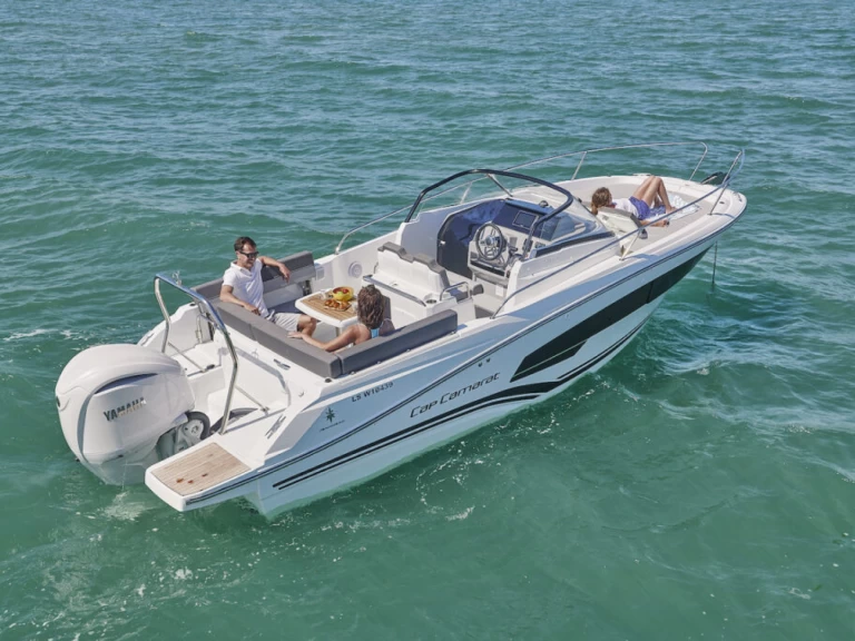 Alquiler de Jeanneau Cap Camarat 7.5 WA en Port des Marines de Cogolin