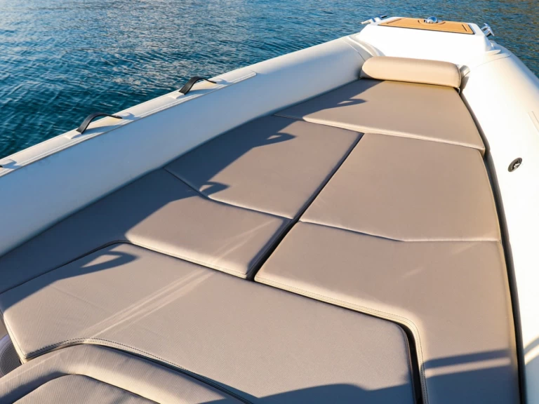 Alquiler de Lomac Turismo 7.0 en La Trinité-sur-Mer