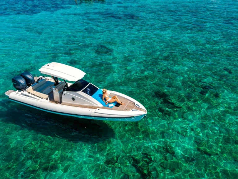 Alquiler Neumática SuperRib con o sin  título de navegación