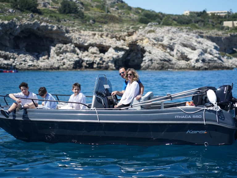 Alquiler Lancha Karel con o sin  título de navegación