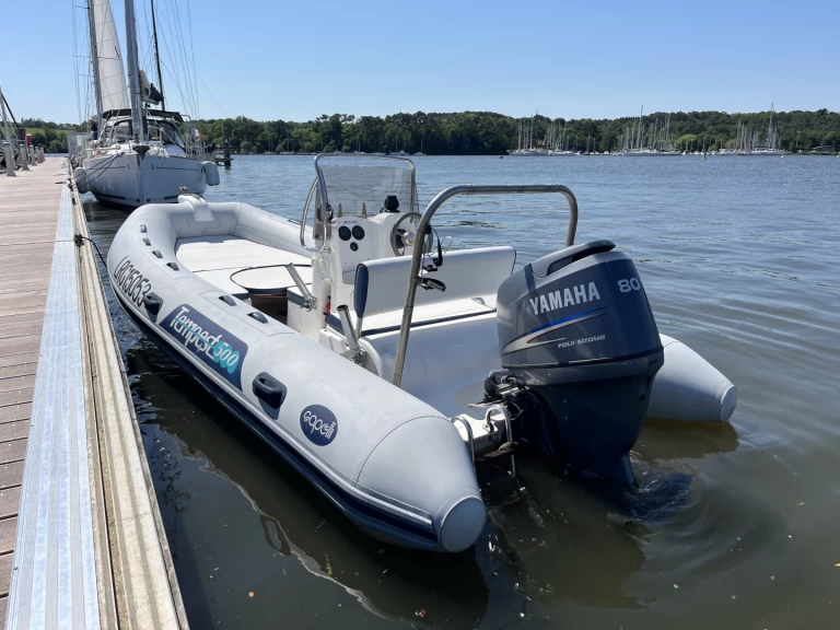 Alquiler Neumática Capelli con o sin  título de navegación