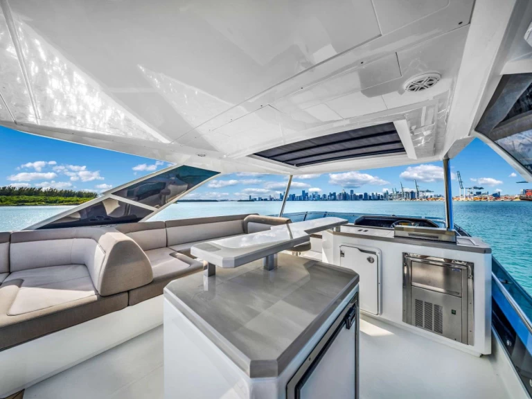 Alquiler de embarcaciones Galeon Optimus Prime enDelray Beach en Samboat