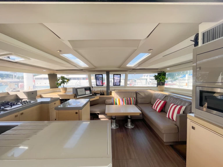 Alquiler de embarcaciones Fountaine Pajot Saona 47 enAo Po en Samboat