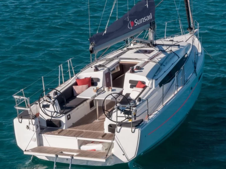 Alquiler de barcos Cannigione barato de Sun Odyssey 389