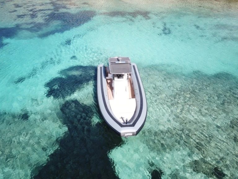 Alquiler Neumática Sea Water con o sin  título de navegación