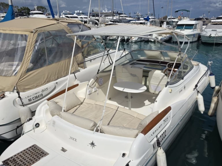 Alquiler Villeneuve-Loubet - Jeanneau Cap Camarat 705 en SamBoat