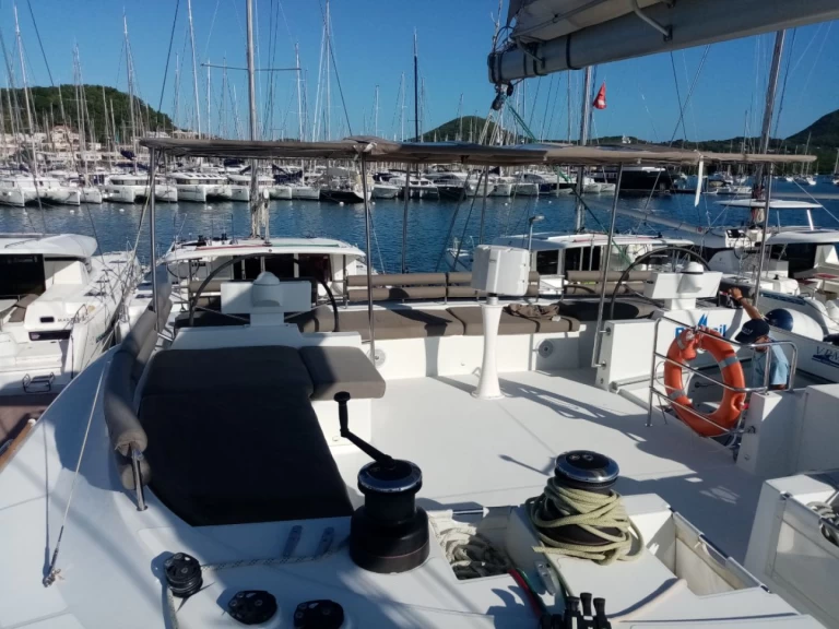 Alquiler de embarcaciones Lagoon Lagoon 620 enEden Island en Samboat