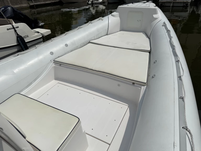 Alquiler de embarcaciones Selva Selva D800 enMandelieu-la-Napoule en Samboat