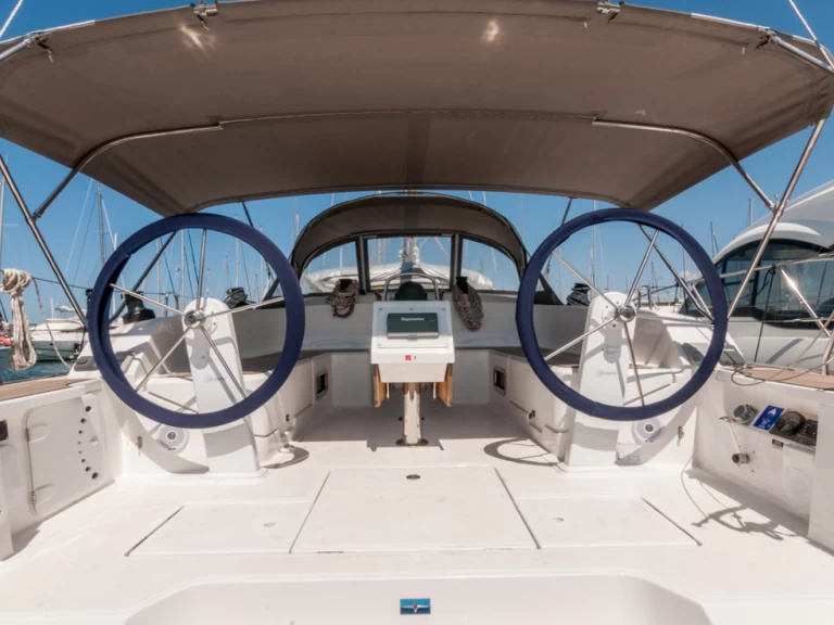 Bavaria Cruiser 46 de alquiler a Álimos