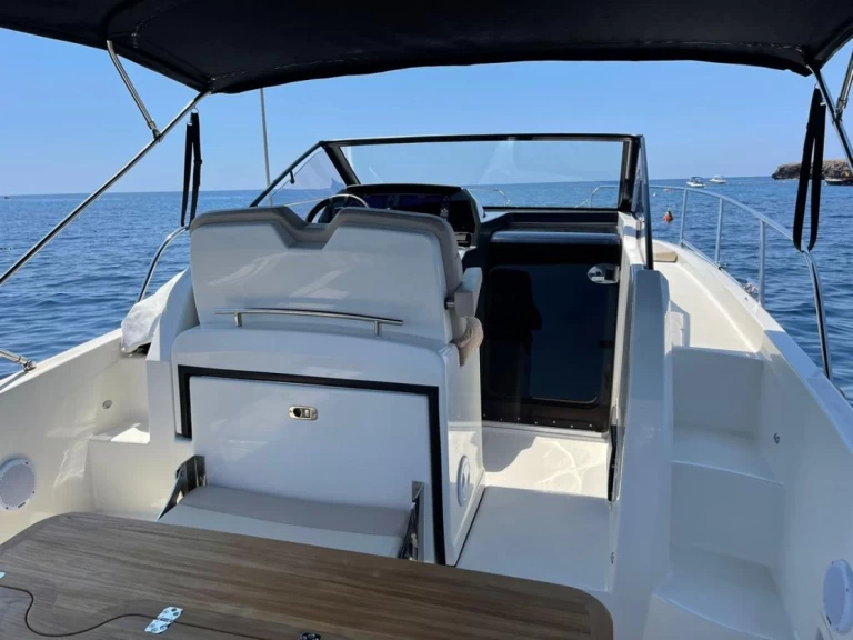 Alquiler de embarcaciones Quicksilver Activ 875 Sundeck enIbiza (Ciudad) en Samboat