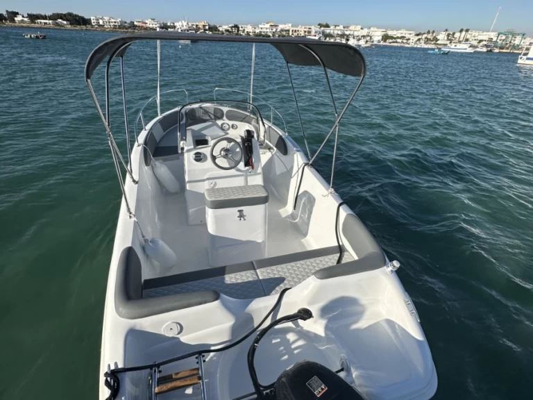 Alquiler de embarcaciones Albatros Open 5.65 enPorto Cesareo en Samboat