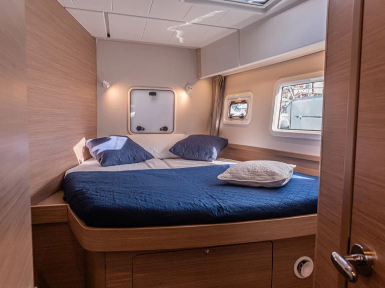 Alquiler de embarcaciones Lagoon Lagoon 42 enFurnari en Samboat