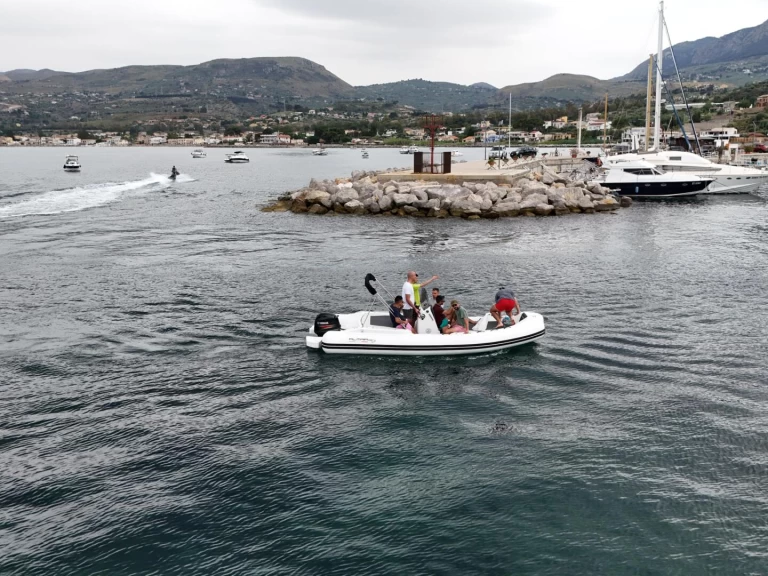 Alquiler Neumática en Palermo - Almarine MaxiRib 5.85