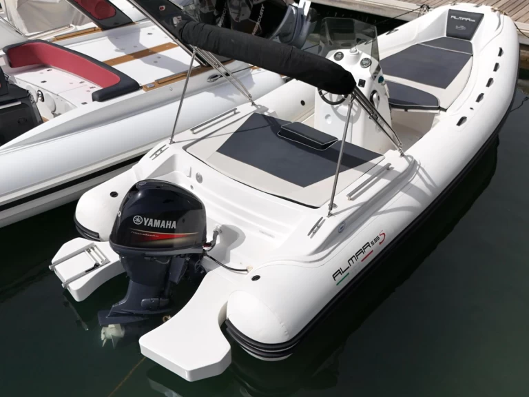 Alquiler Neumática Almarine con o sin  título de navegación