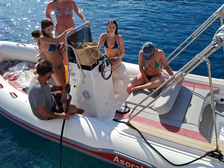 Alquiler Neumática Marel con o sin  título de navegación