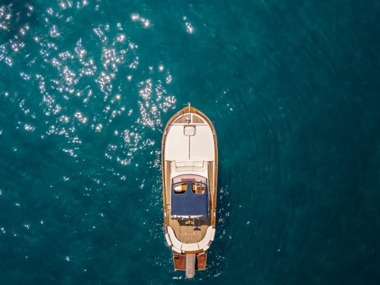 Alquiler Lancha Tecnonautica con o sin  título de navegación