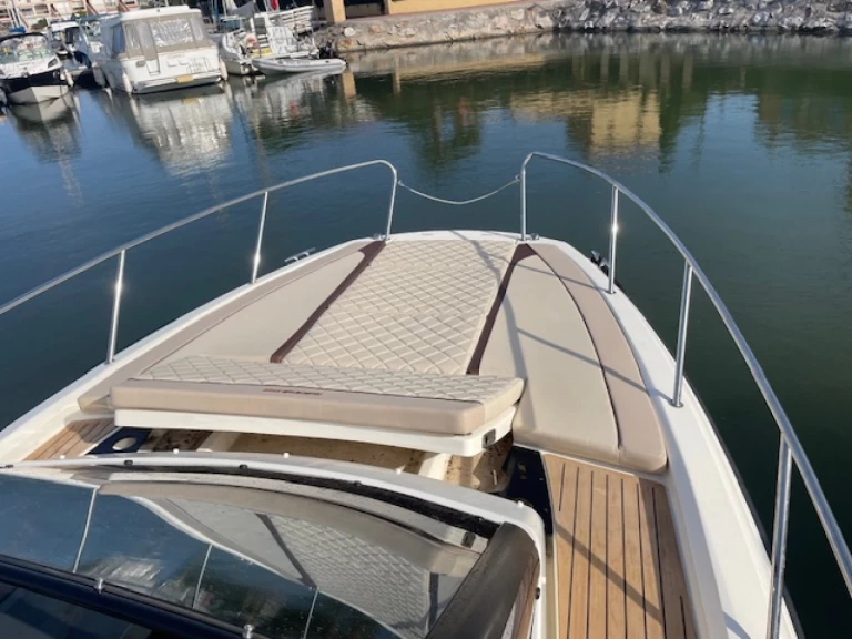 Quicksilver Activ 875 Sundeck de alquiler a Bormes-les-Mimosas