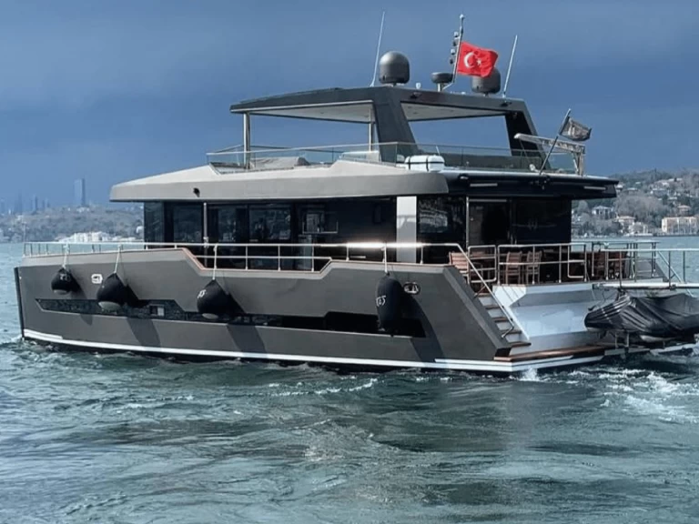 Alquiler Catamarán en Torba - Custom Made Luxury Catamaran