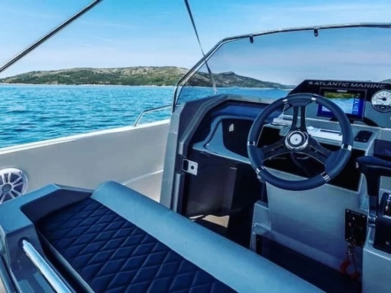 Alquiler Lancha Atlantic con o sin  título de navegación