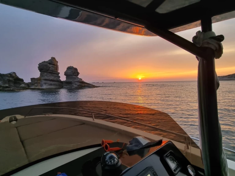 Astilux 900SD de alquiler a Sant Antoni de Portmany