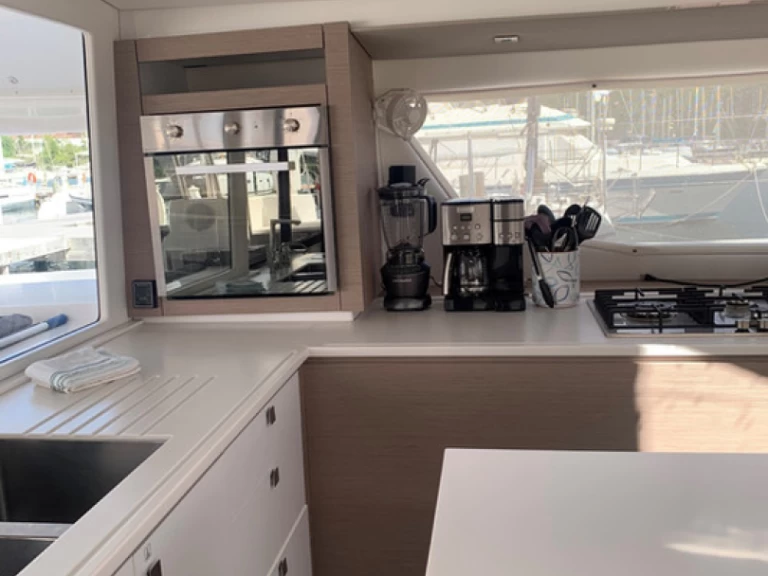 Alquiler Catamarán Fountaine Pajot con o sin  título de navegación