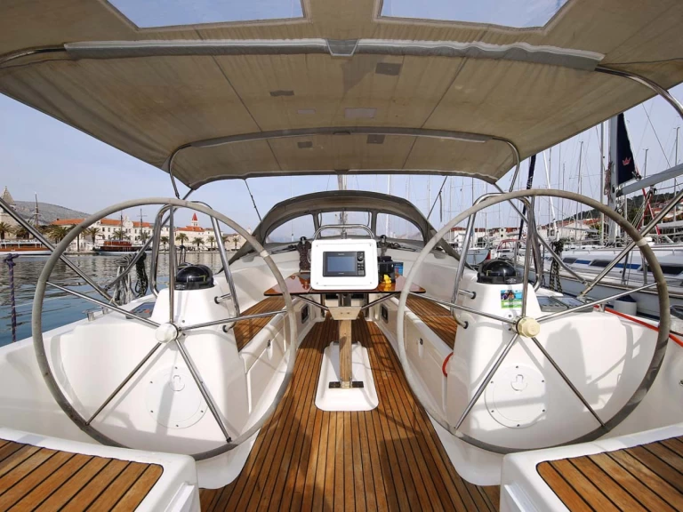 Bavaria Bavaria 43 Cruiser de alquiler a Jezera