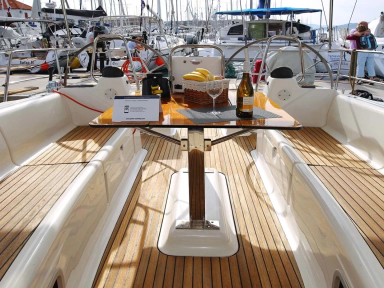 Alquiler Jezera - Bavaria Bavaria 43 Cruiser en SamBoat