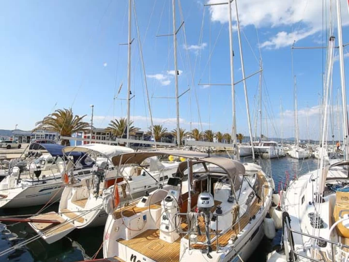 Alquiler de Velero, con o sin patrón Bavaria Jezera