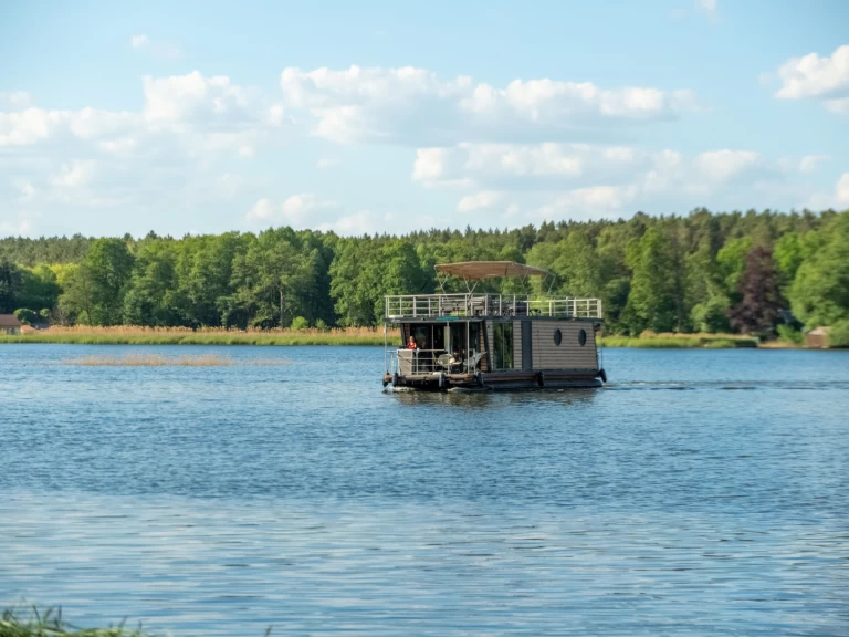 Alquiler de embarcaciones WOMA Woma D13 enFürstenberg/Havel en Samboat