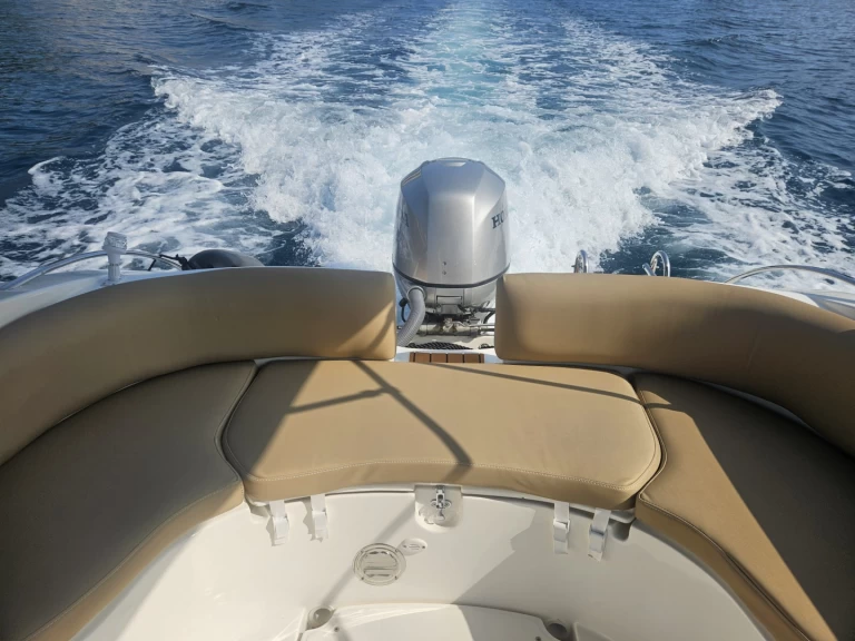 Lancha para alquilar Orašac al mejor precio