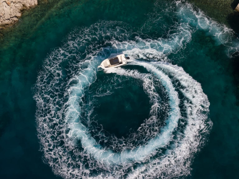 Alquiler de Lancha, con o sin patrón Boston Whaler Ýdra